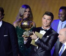 Imagen Cristiano Ronaldo con Balón de Oro 2014.